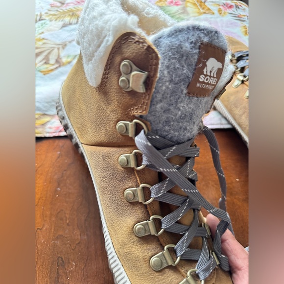 NWOT Sorel Waterproof Boots - Picture 12 of 13